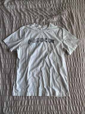 Nike Cream and Brown Embroidered Logo Tee (M)